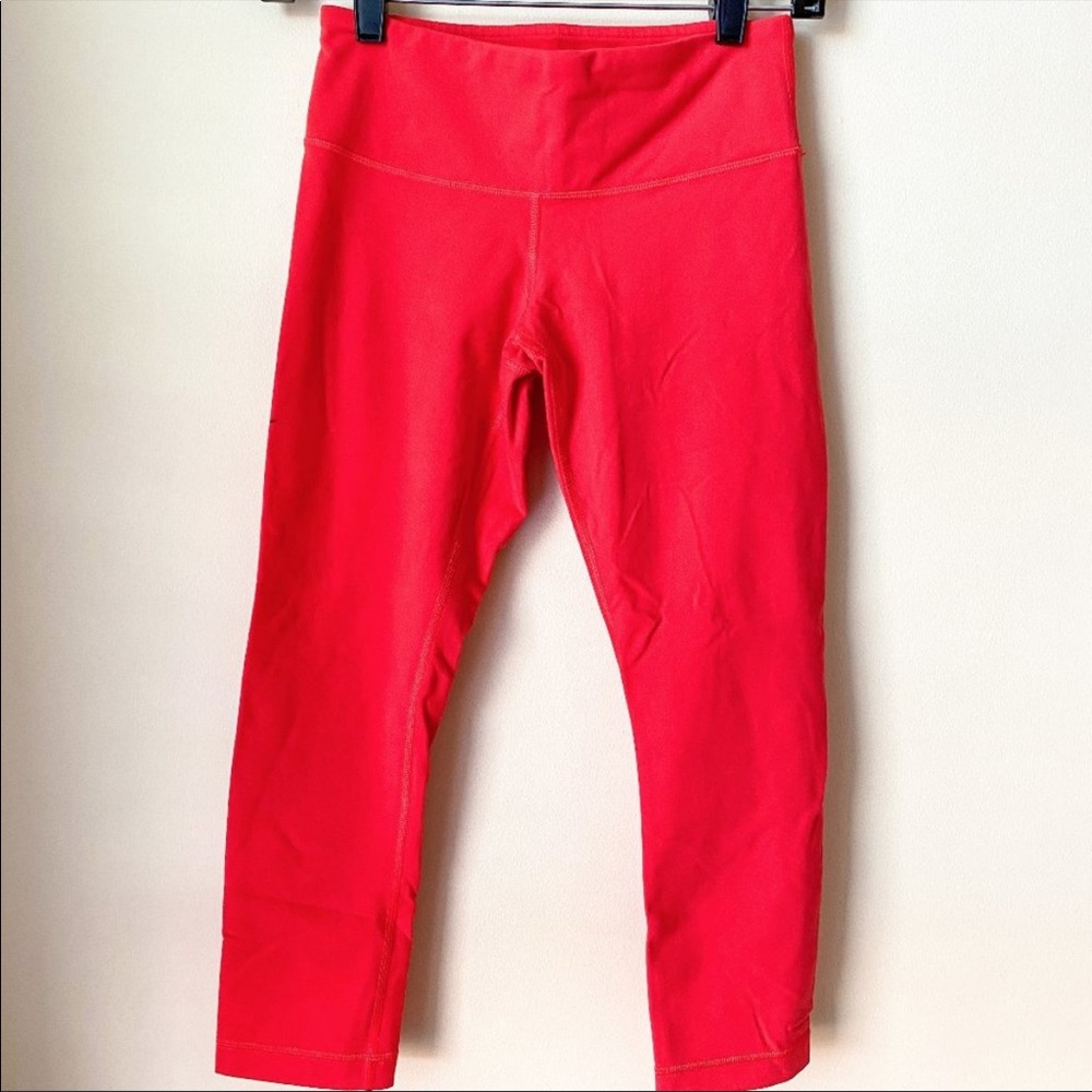 Womens Lululemon Wunder Under cropped 23” leggings